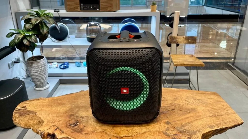 پارتی باکس essential